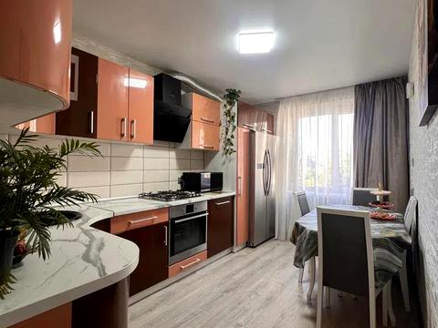 квартира за адресою Гетьмана Івана Мазепи вул. (Топольна), 16