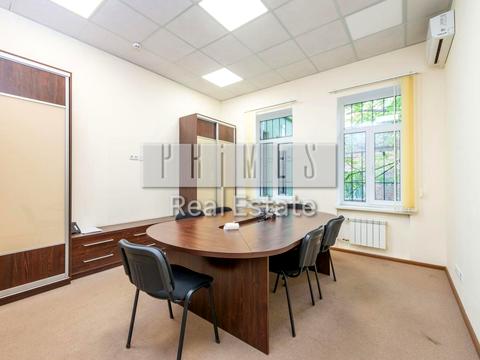 комерційна за адресою Олександра Кониського вул., 32А