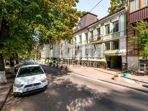 комерційна за адресою Олександра Кониського вул., 32А