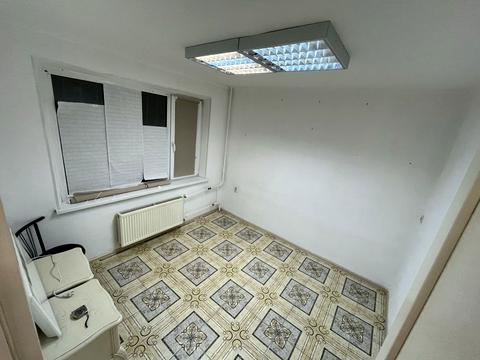 комерційна за адресою Голосіївська вул., 4