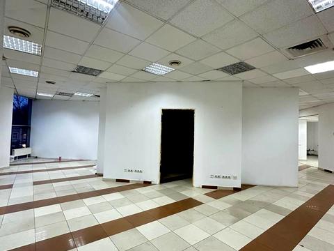 комерційна за адресою Незалежності вул., 36