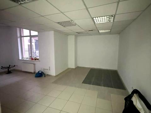 комерційна за адресою Незалежності вул., 36