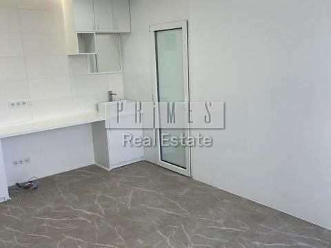 комерційна за адресою Анни Ахматової вул., 22