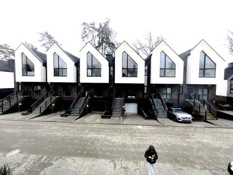 дом по адресу Евгения Коновальца ул.