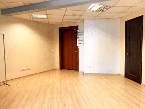 комерційна за адресою Королеви Єлизавети ІІ вул. (Глинки), 2