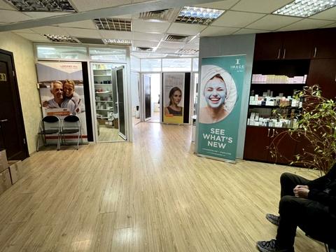 комерційна за адресою Королеви Єлизавети ІІ вул. (Глинки), 2