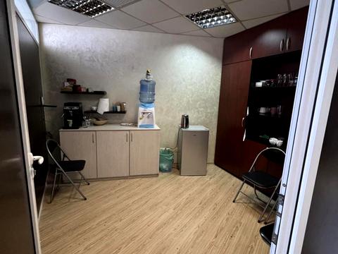 комерційна за адресою Королеви Єлизавети ІІ вул. (Глинки), 2