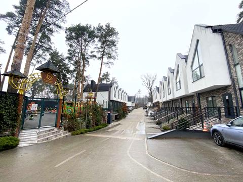 дом по адресу Евгения Коновальца ул.