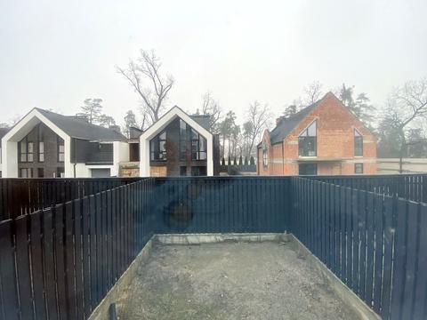 дом по адресу Евгения Коновальца ул.