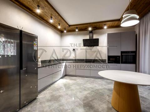 будинок за адресою Спортивна вул.