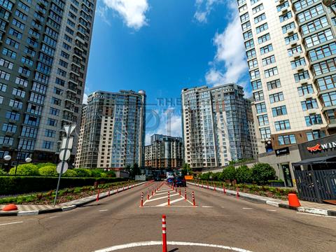 паркомісце за адресою Андрія Верхогляда вул. (Михайла Драгомирова), 7