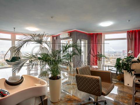 коммерческая по адресу Соборности просп. (Воззʼєднання), 30