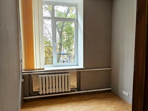 комерційна за адресою Євгена Коновальця вул. (Щорса), 31