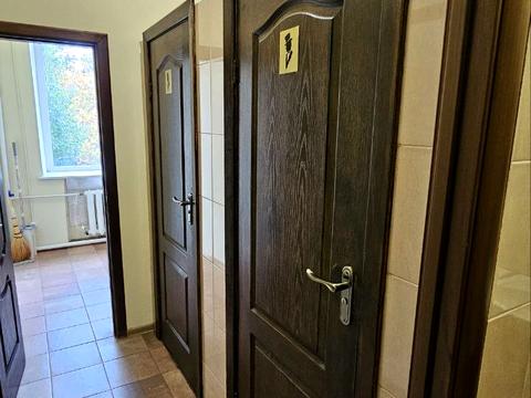 комерційна за адресою Євгена Коновальця вул. (Щорса), 31