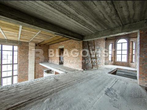 комерційна за адресою Каштанова вул., 7