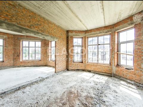 комерційна за адресою Каштанова вул., 7