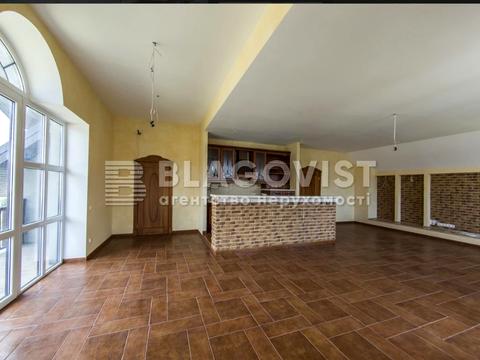 комерційна за адресою Каштанова вул., 7