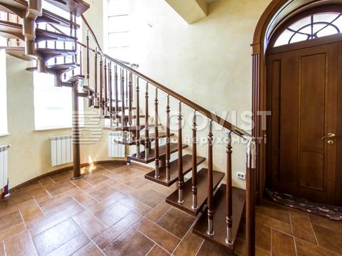 комерційна за адресою Каштанова вул., 7