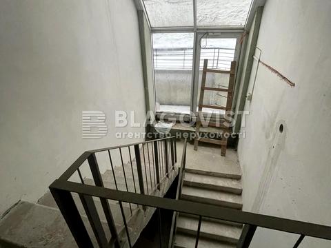 комерційна за адресою Євгена Коновальця вул. (Щорса), 44-А