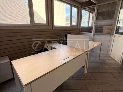 комерційна за адресою Нижньоюрківська вул., 37