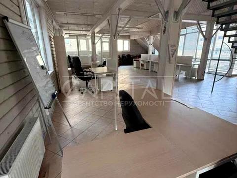 комерційна за адресою Нижньоюрківська вул., 37