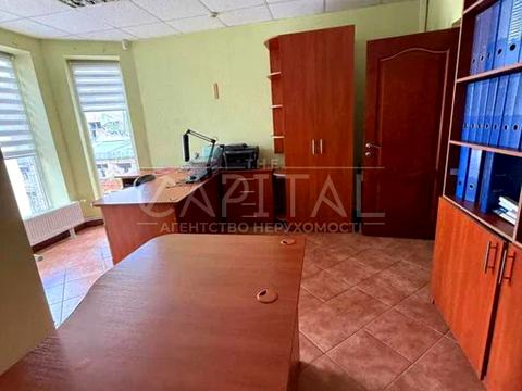 комерційна за адресою Нижньоюрківська вул., 37