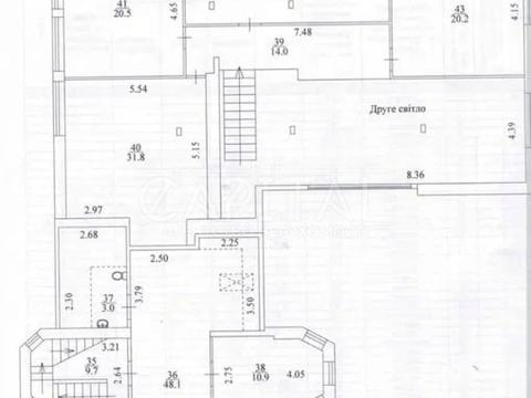 комерційна за адресою Нижньоюрківська вул., 37