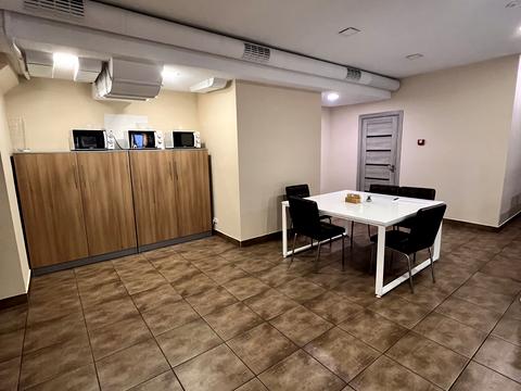 коммерческая по адресу Степана Бандеры просп. (Московський), 8