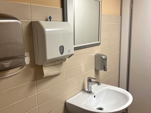 коммерческая по адресу Степана Бандеры просп. (Московський), 8