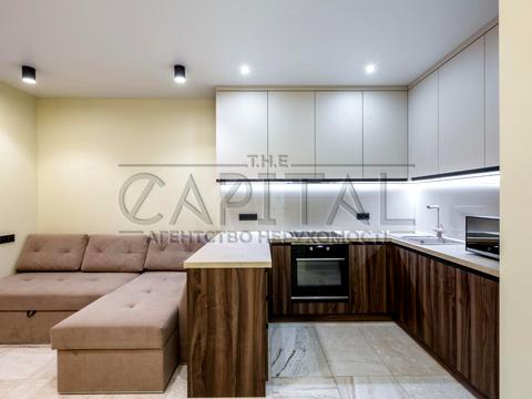 квартира за адресою Салютна вул., 2к17