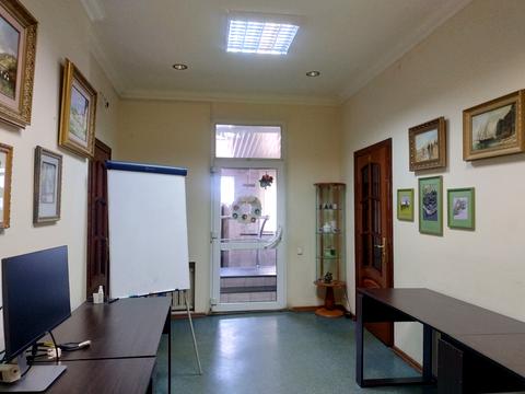 комерційна за адресою Олександра Кониського вул., 65