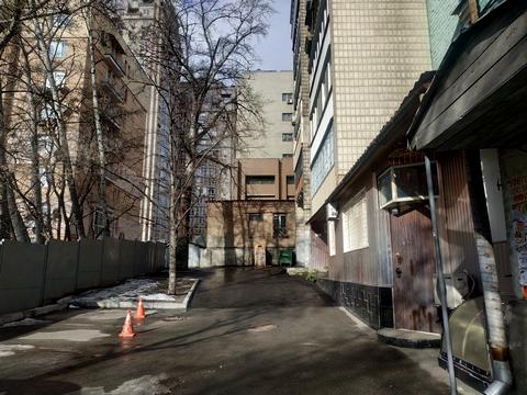 комерційна за адресою Олександра Кониського вул., 65