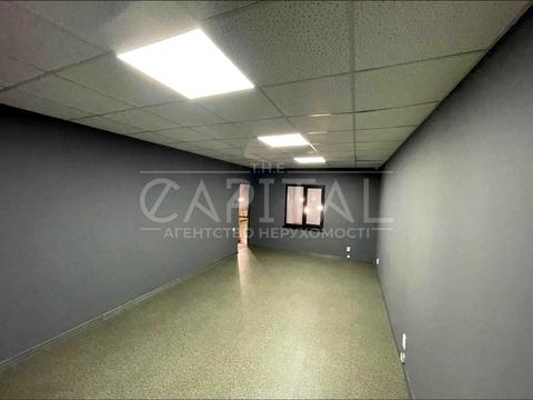 комерційна за адресою Велика Окружна вул., 1