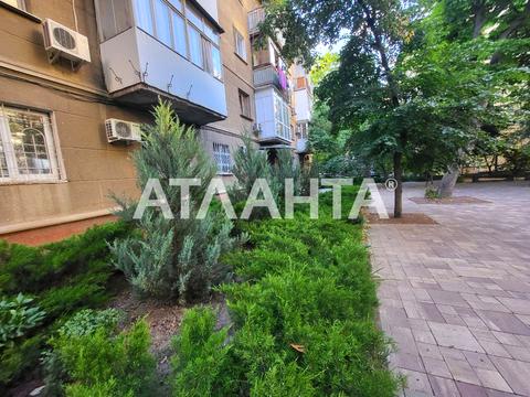 квартира за адресою Івана Луценка пров., 12