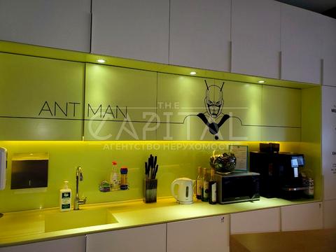 комерційна за адресою Спортивна пл., 1