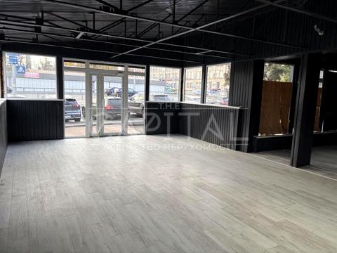 комерційна за адресою Олександра Довженка вул., 4-А