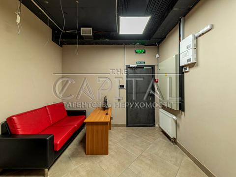 комерційна за адресою Андрія Верхогляда вул. (Михайла Драгомирова), 14-А