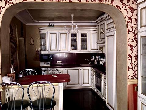 будинок за адресою Молодіжна