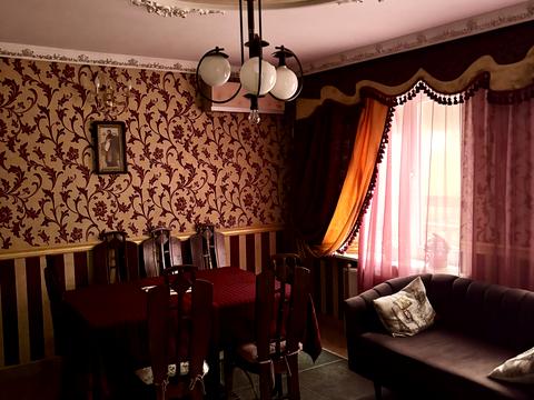 будинок за адресою Молодіжна