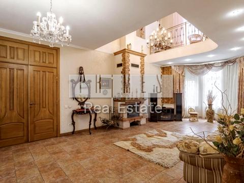 будинок за адресою Кар'єрна вул.