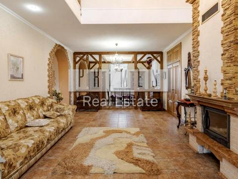 будинок за адресою Кар'єрна вул.