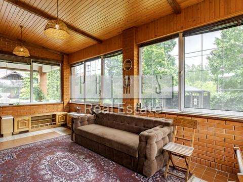 будинок за адресою Кар'єрна вул.