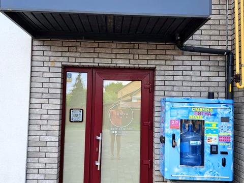 комерційна за адресою Гнатюка вул., 4