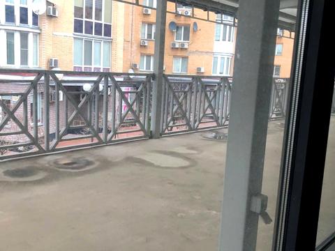 комерційна за адресою Володимира Івасюка просп. (Героїв Сталінграду), 4-А