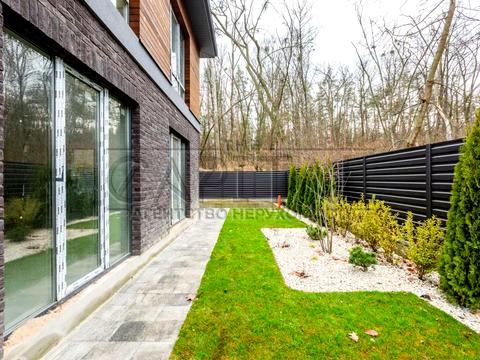 будинок за адресою Валерія Лобановського вул.