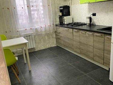 квартира за адресою Каштанова вул., 8