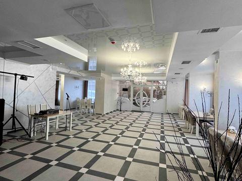 комерційна за адресою Олекси Довбуша вул., 15