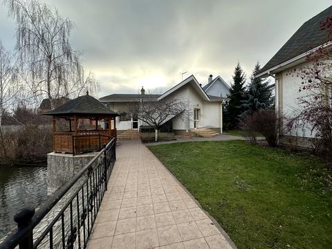 будинок за адресою Центральна вул.