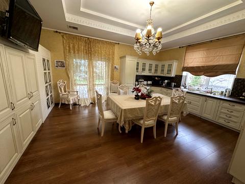 будинок за адресою Центральна вул.