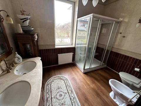 будинок за адресою Центральна вул.